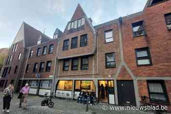 Greasy Palms Gallery opent de deuren in de schaduw van het stadhuis