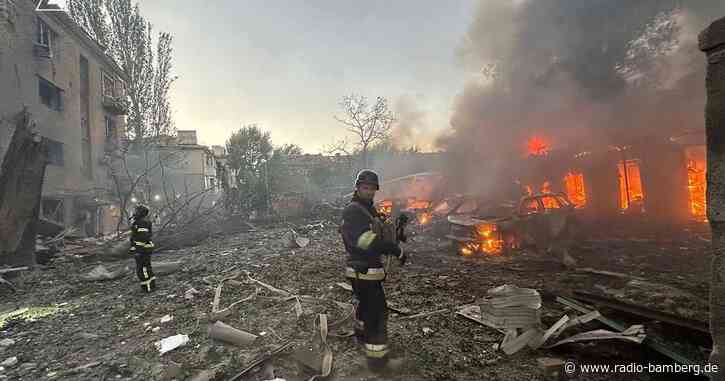 Selenskyj: Russland wirft mehr als 1.100 Gleitbomben ab