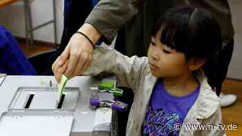 Reicht es für eine Koalition?: Japans Regierungspartei verliert massiv Stimmen