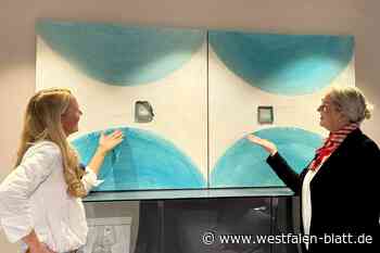 Sandra Noll stellt Werke im Möbelhaus Höffner in Paderborn aus