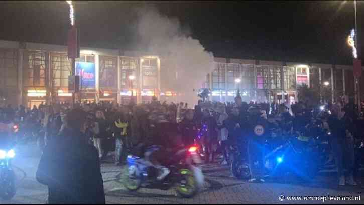 Lelystad - Honderden mensen bij motor-meetup bij Palazzo: 'Was gezellig druk'