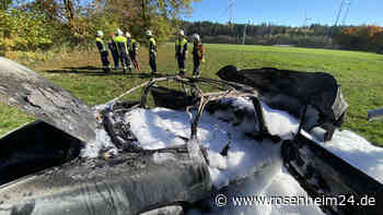 Horrender Schaden: Wertvoller Oldtimer fängt in Bayern Feuer und brennt völlig aus