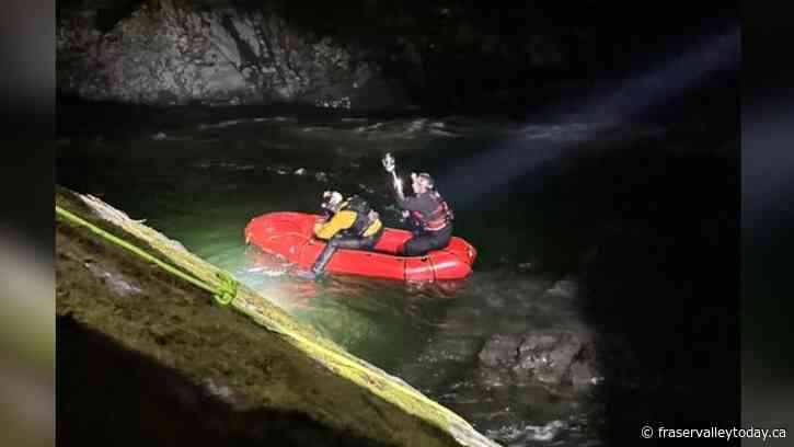 Kent Search and Rescue saves dog from Chehalis River Canyon