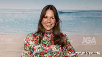 Mutterglück mit 43: „Rote Rosen“-Schauspielerin verkündet Geburt ihres Babys