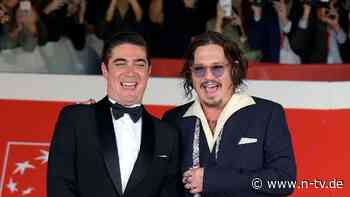 Preisverleihung in Rom: Johnny Depp schafft es rechtzeitig auf den roten Teppich