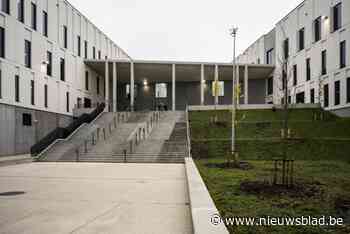 Gemaskerde mannen proberen gevangenis van Haren binnen te dringen om pakket op te halen