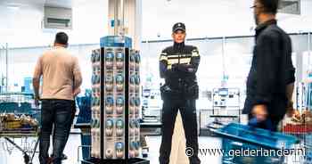 Man bedenkt list om zelfscankassa’s te omzeilen, nu dreigt forse celstraf: ‘Slecht toneelstukje’