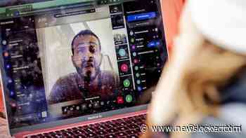 Omstreden activist Khatib houdt toespraak ondanks inreisverbod, ontkent verheerlijken geweld