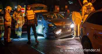 Bestuurder rijdt door na aanrijding, auto na achtervolging klemgereden op afrit A12