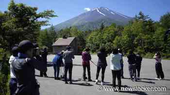 Nog nooit duurde het zo lang voor er sneeuw ligt op beroemde Japanse berg Fuji