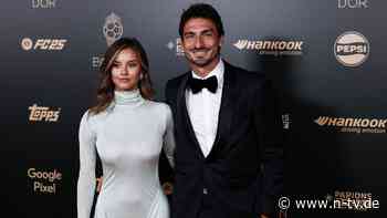 Händchenhalten beim Ballon d'Or: Mats Hummels zeigt sich mit Model Nicola Cavanis