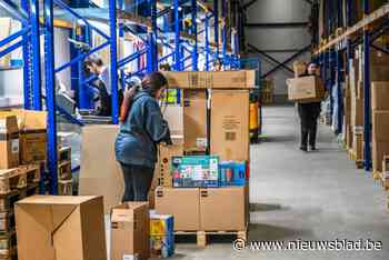 Op bezoek in ‘het Limburgse pakhuis van de Sint’: “Nu al duizend online orders per dag”