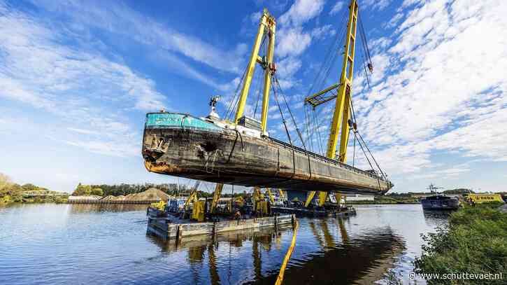 Hebo laadt wrak Humadivi in 110-meter Deviatie