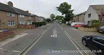 Welling road closed for hours after crash injuring cyclist's head
