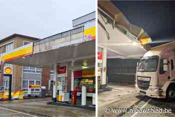Trucker schat hoogte verkeerd in en knalt tegen luifel benzinestation: “Dit had erger kunnen aflopen”