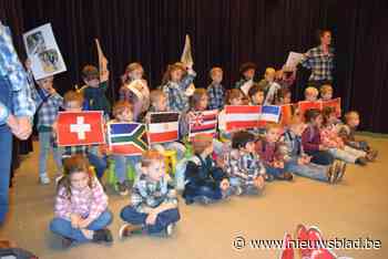 Grootouders vieren feest in basisschool De Toren