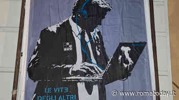 "Le vite degli altri". L'opera di Laika sull'inchiesta hacker