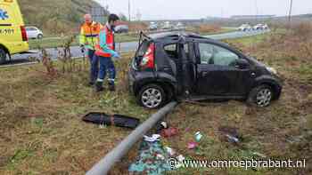 112-nieuws: bestuurster slaat over de kop • snorfietser gewond