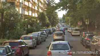 Anziana investita da un'auto a Casal de' Pazzi, è grave. Strada chiusa un'ora