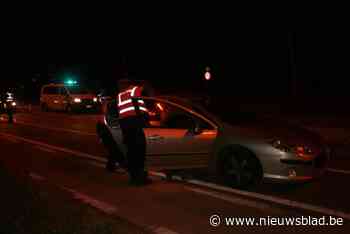 Politie vat twee 20-jarige mannen na poging tot diefstal met geweld