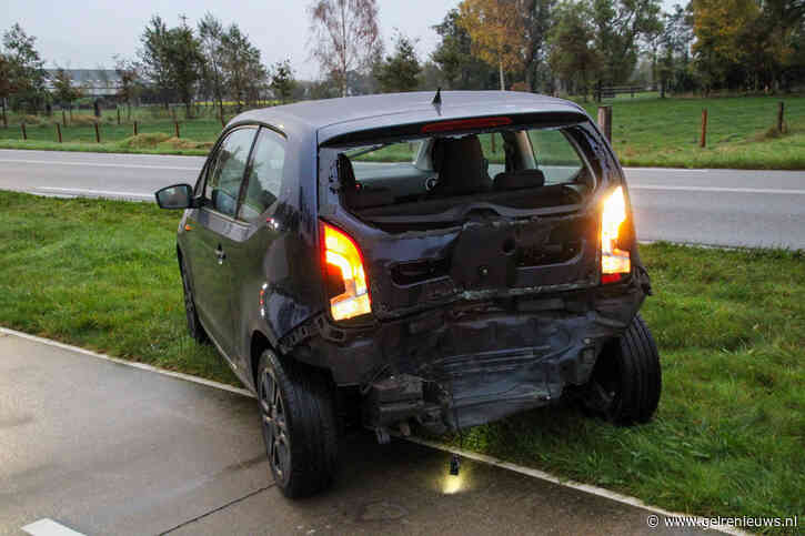 Veel schade bij botsing in Kootwijkerbroek