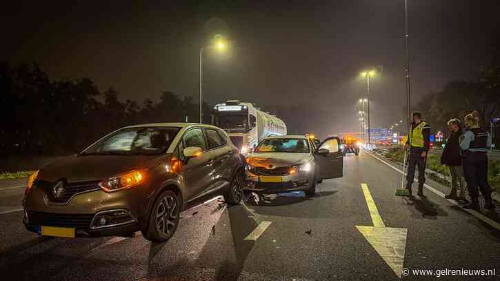 Veel schade na ongeval op IJsseloordweg in Arnhem