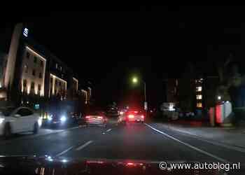 Video: onoplettende Porsche-rijder beukt auto