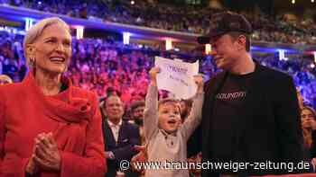 Keine Ausweiskontrolle? Musks Mutter mit gefährlicher Trump-Lüge