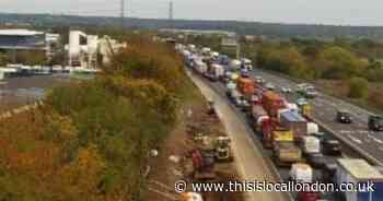 M25 shut after 'serious' crash - recap