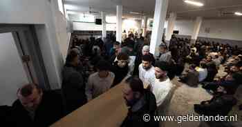 Nooit meer ‘Hey amigo’: honderden mensen bezoeken dodengebed voor ‘sympathieke zwerver’ Hakim