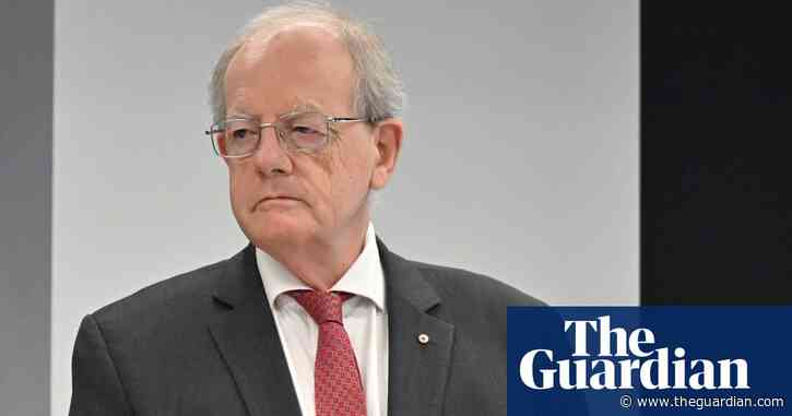 ‘Bias’ finding over robodebt investigation undermines faith in anti-corruption watchdog, legal expert says