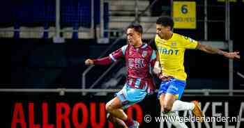 Vitesse sluit inktzwarte dag af met bekersof; kansloze nederlaag en misdragingen supporters typeren crisis in Arnhem