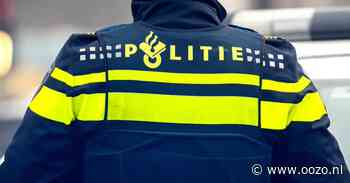 Auto op z'n kant in Velsen-Noord