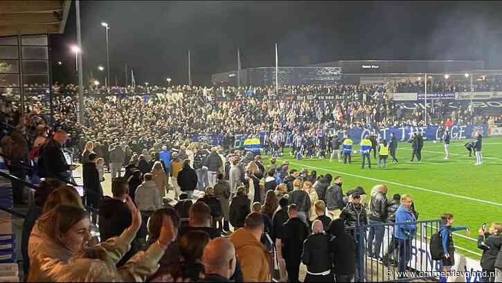 Almere - Almere City FC betaalt kaartjes fans terug na 'wanvertoning' in beker