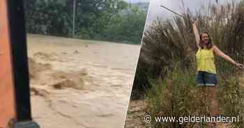 Karin (40) brengt haar zoontje (3) door de modder naar school na noodweer in Spanje: ‘Nog nooit zoveel bliksem gezien’