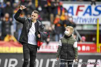 KV Mechelen brengt pakkend eerbetoon aan legende en omgekeerd: "We mogen hem nog altijd heel dankbaar zijn"