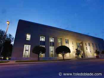 Romance-Con brings writers and readers to Toledo library