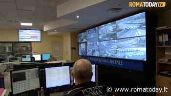 Dentro la "Lupa", la sala operativa della polizia locale di Roma Capitale