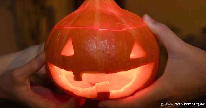 Halloween stößt sauer auf: Stapler auf eigene Gabel gestellt