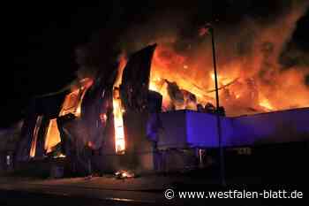 Millionenschaden nach Explosion: Großbrand in Wäscherei in Bad Driburg