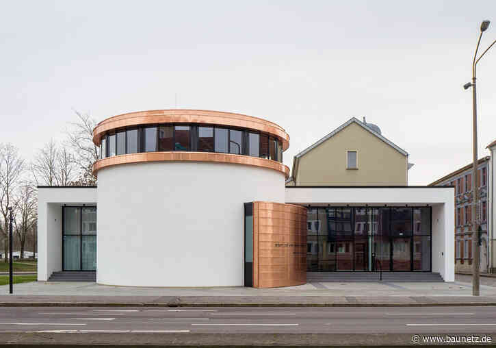 Torarolle mit Zenitlicht
 - Synagoge in Dessau von Architekturbüro Alfred Jakoby