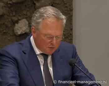 Staatssecretaris Idsinga stapt op na controverse over geheime aandelen