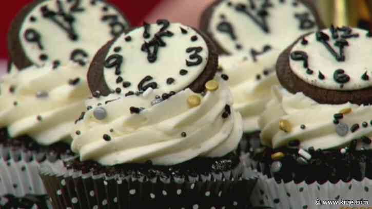 You'll love these adorable New Year’s Eve cupcakes