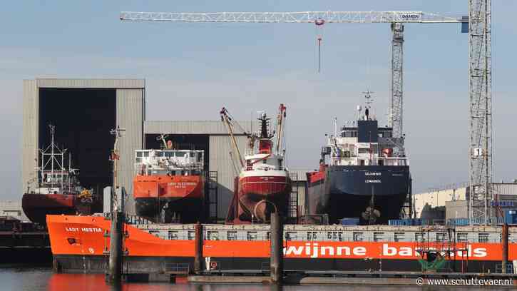 UK-184 met panne naar Damen Shiprepair in Harlingen
