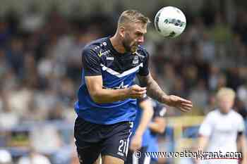 Na afloop meteen in een cirkeltje: Dender-verdediger Cools vertelt wat er gezegd werd