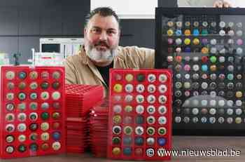Christoph (44) heeft bijna 10.000 champagnecapsules verzameld en houdt nu eerste ruilbeurs: “Voor liefhebbers is het een echte hype geworden”