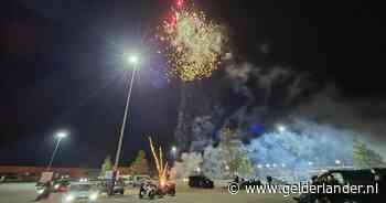 Driften en vuurwerk bij motormeeting op parkeerplaats bij Makro: politie grijpt niet in