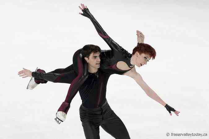 Amber Glenn overcomes a fall to win her first Grand Prix figure skating title