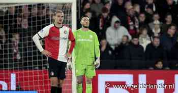 LIVE eredivisie | Foutjes bij teruggekeerde Feyenoorders: AZ leidt in de Kuip