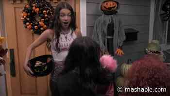 Olivia Rodrigo surprising Halloween trick-or-treaters is a fun time